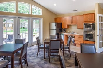 69 Rock Creek Dr 1 Bed Apartment, Affordable for Rent - Photo Gallery 2