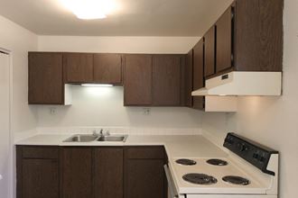 655 East Street 30 1/2 2-4 Beds Apartment for Rent