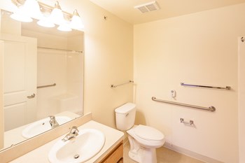 2850 Alum Creek Drive 1-2 Beds Apartment, Home, Affordable for Rent - Photo Gallery 14