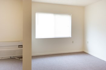 2371 Harrison Ave Studio-1 Bed Apartment, Affordable for Rent - Photo Gallery 6