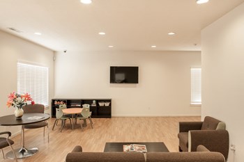 3360 North Meridian St Studio-3 Beds Apartment, Affordable for Rent - Photo Gallery 6
