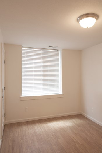 3360 North Meridian St Studio-3 Beds Apartment, Affordable for Rent - Photo Gallery 12
