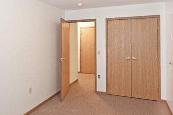 3613 Reading Road 1-2 Beds Apartment, Affordable for Rent - Photo Gallery 13