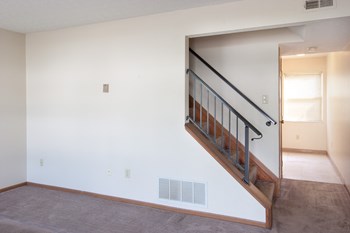 401 Columbia Ct 2-3 Beds Apartment, Affordable for Rent - Photo Gallery 5