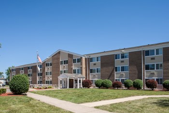 818 W. Hurlburt A-2 1 Bed Apartment, Affordable for Rent - Photo Gallery 3