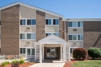 818 W. Hurlburt A-2 1 Bed Apartment, Affordable for Rent - Photo Gallery 5