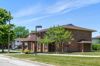 1110 Olmstead Ave 2-3 Beds Apartment, Affordable for Rent - Photo Gallery 5