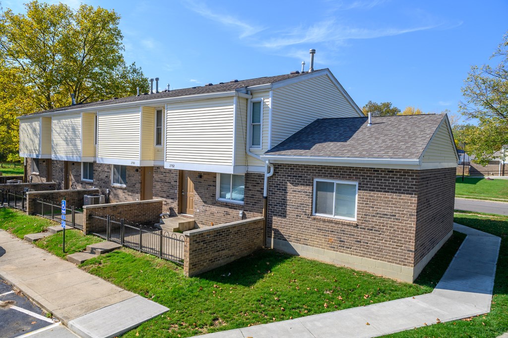 Ohio Townhouses Apartments, 2775 Brentnell Ave, Columbus, OH RentCafe