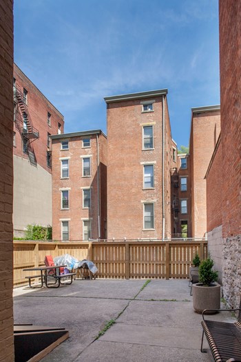 429 E 13th Street Studio-4 Beds Apartment, Affordable for Rent - Photo Gallery 6
