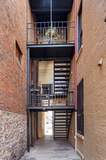 429 E 13th Street Studio-4 Beds Apartment, Affordable for Rent - Photo Gallery 7