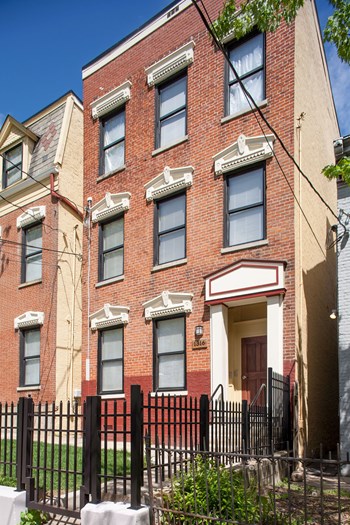 429 E 13th Street Studio-4 Beds Apartment, Affordable for Rent - Photo Gallery 10