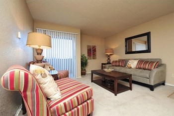 2606 Holly Brook Lane 1-2 Beds Apartment for Rent - Photo Gallery 5