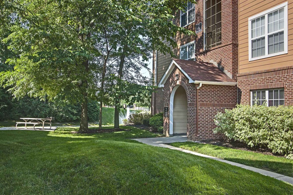 Indianapolis Apartments Castle Creek exterior