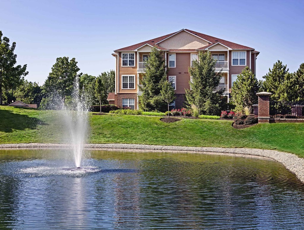 Indianapolis Apartments Castle Creek Exterior View