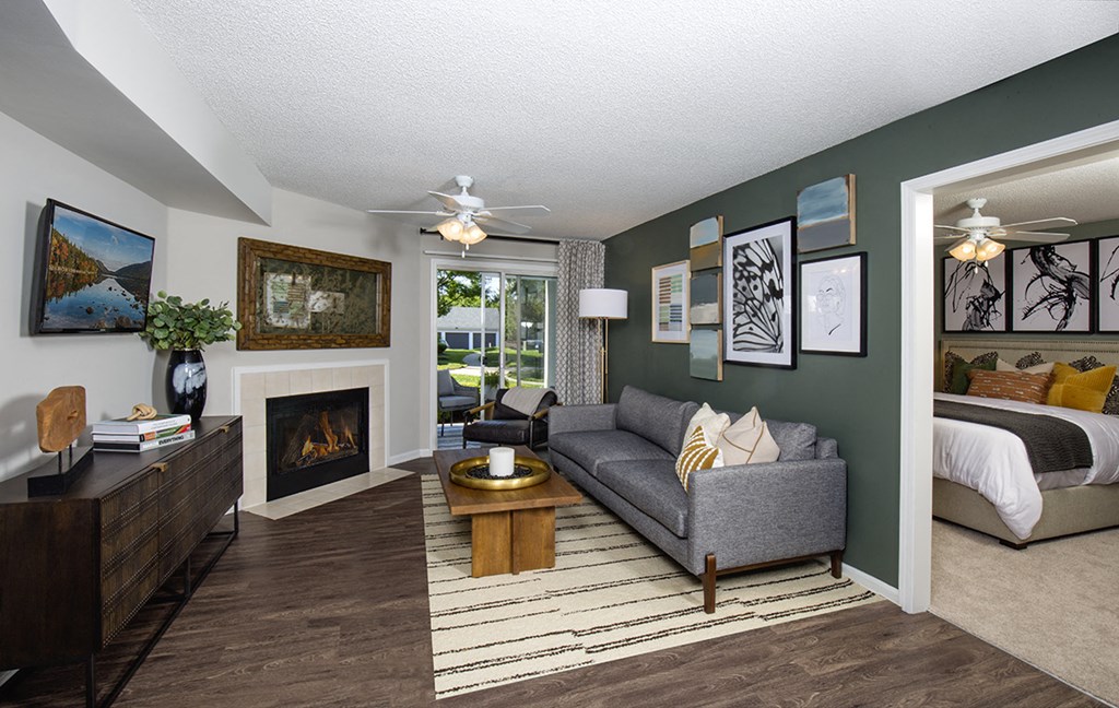 Indianapolis The Lakes Apartments living room with fireplace