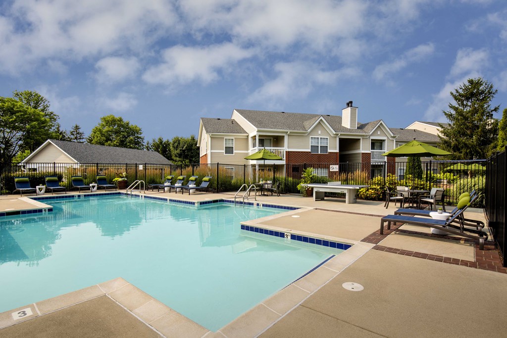 Indianapolis The Lakes Apartments resort-style pool with expansive sundeck