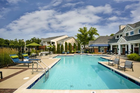 Indianapolis The Lakes Apartments resort-style pool with expansive sundeck