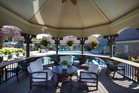 Willow Lake Apartments