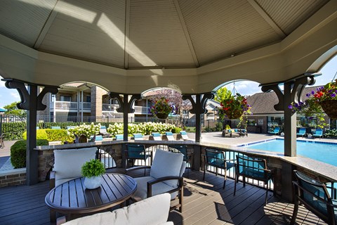 Willow Lake Apartments