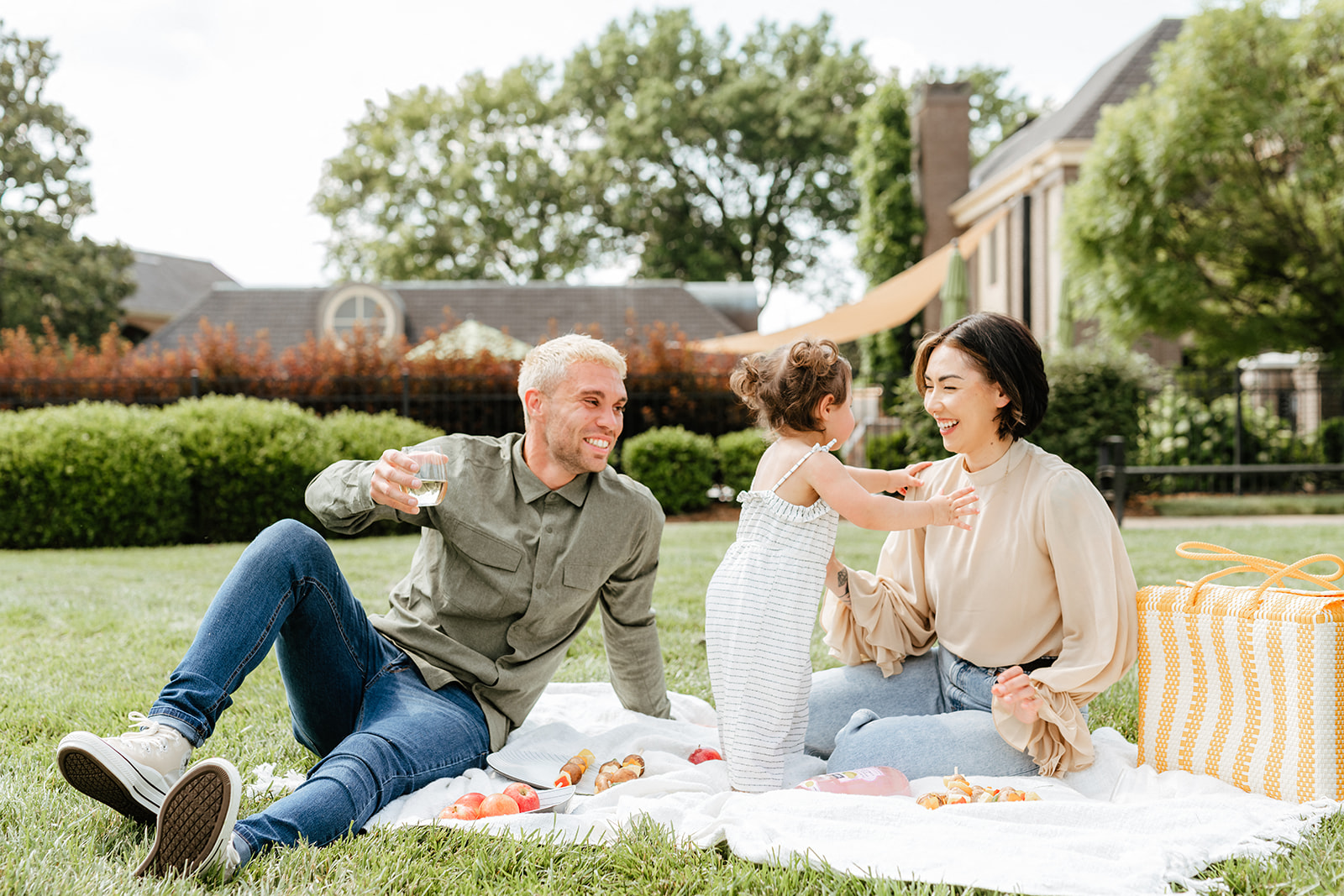 Hurstbourne Grand Apartments Louisville  food trucks and community events