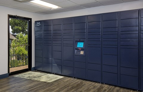 Louisville Plainview Apartments Amazon package hub