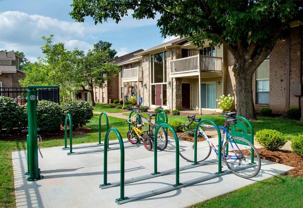Louisville Plainview Apartments bicycle storage and repair station