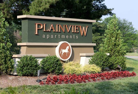 Louisville Plainview Apartments entrance sign