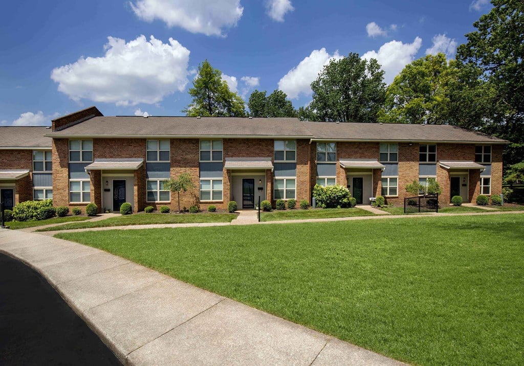 Louisville Plainview Apartments building exterior with greenspace