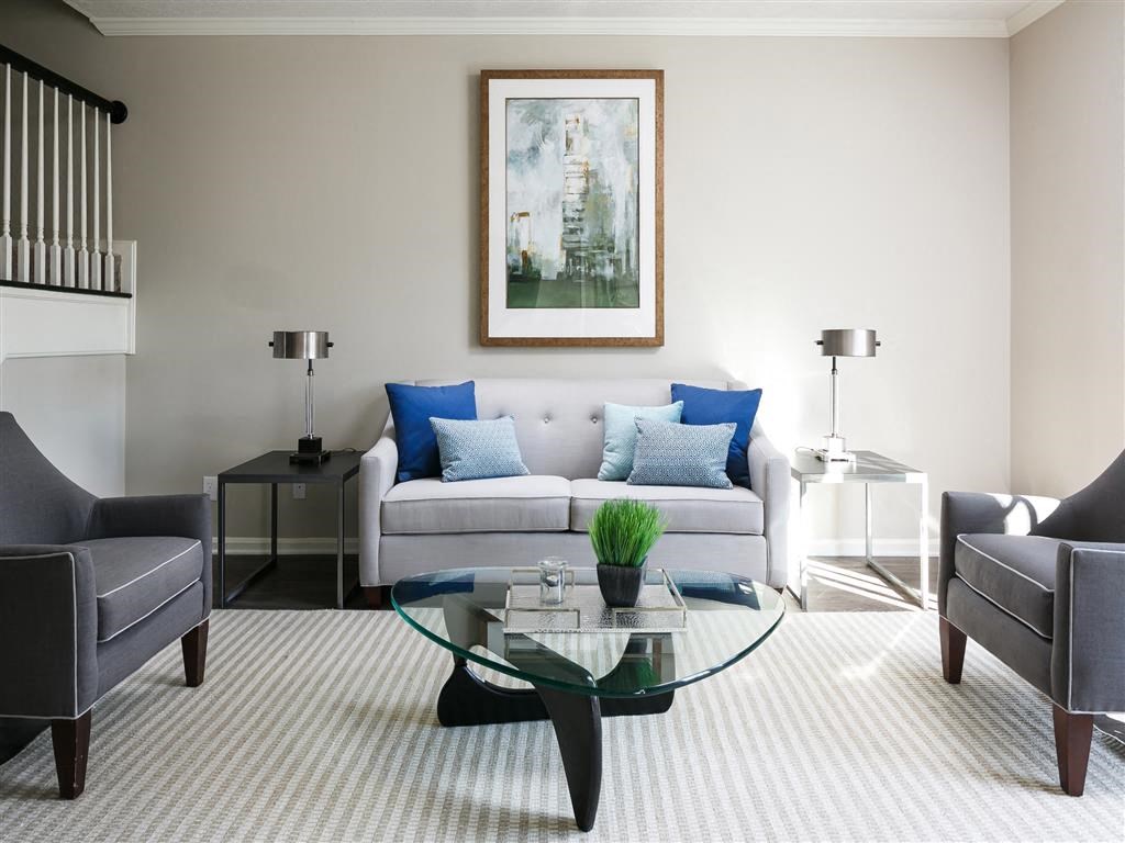 The Overlook at St. Thomas Apartments Louisville living room