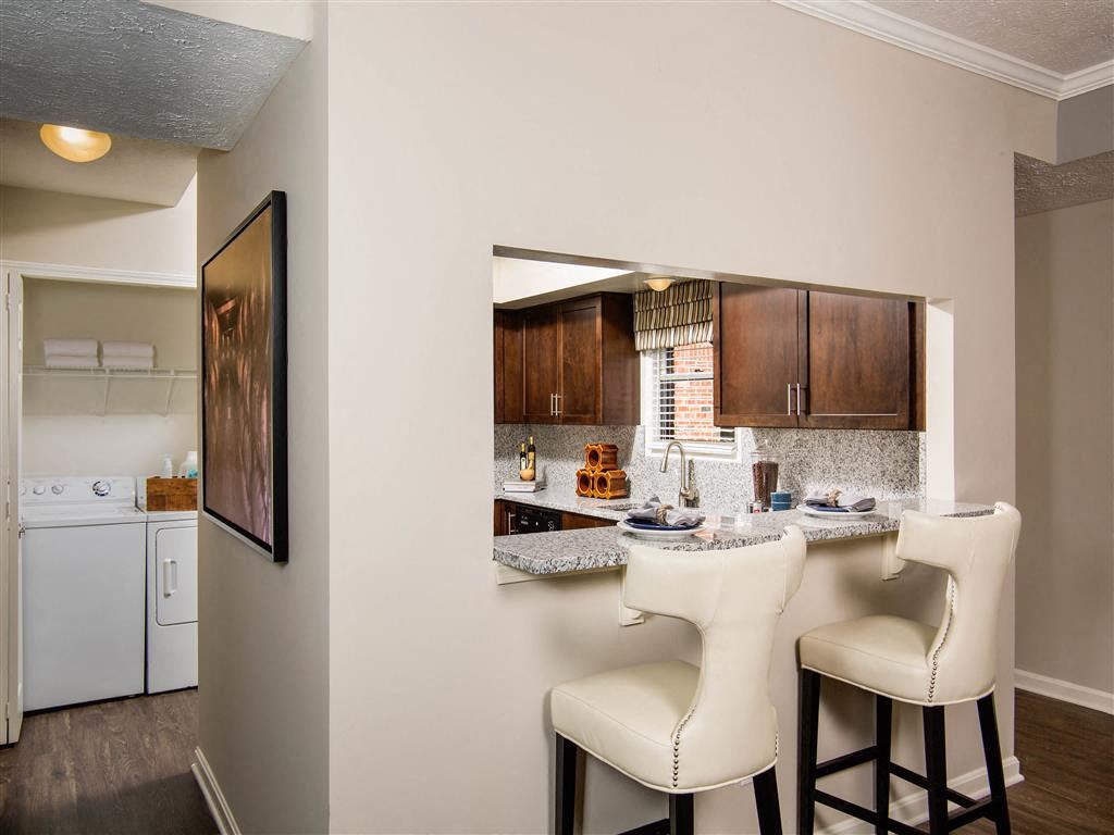 The Overlook at St. Thomas Apartments Louisville breakfast nook