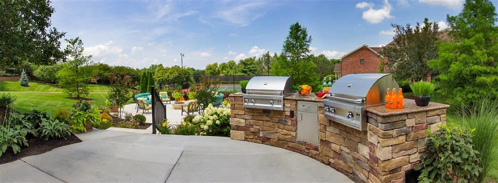 The Overlook at St. Thomas Apartments Louisville outdoor grills