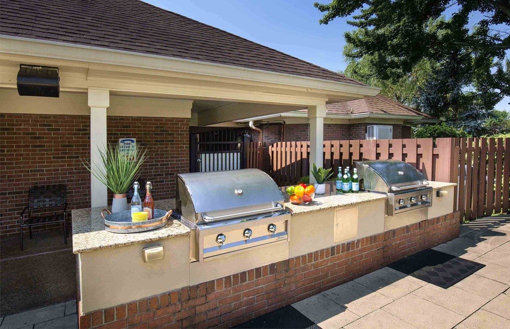 The Willows Apartments Louisville poolside grilling station