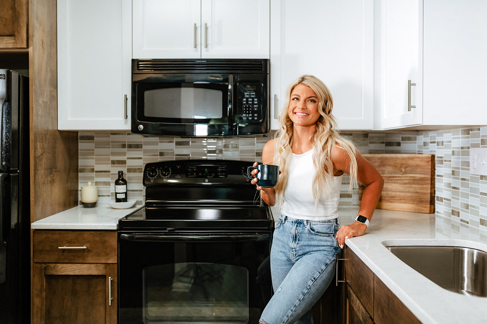 The Willows Apartments Louisville modern kitchen with space for entertaining