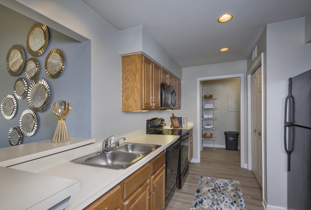 Lexington Park Place Apartments spacious kitchen