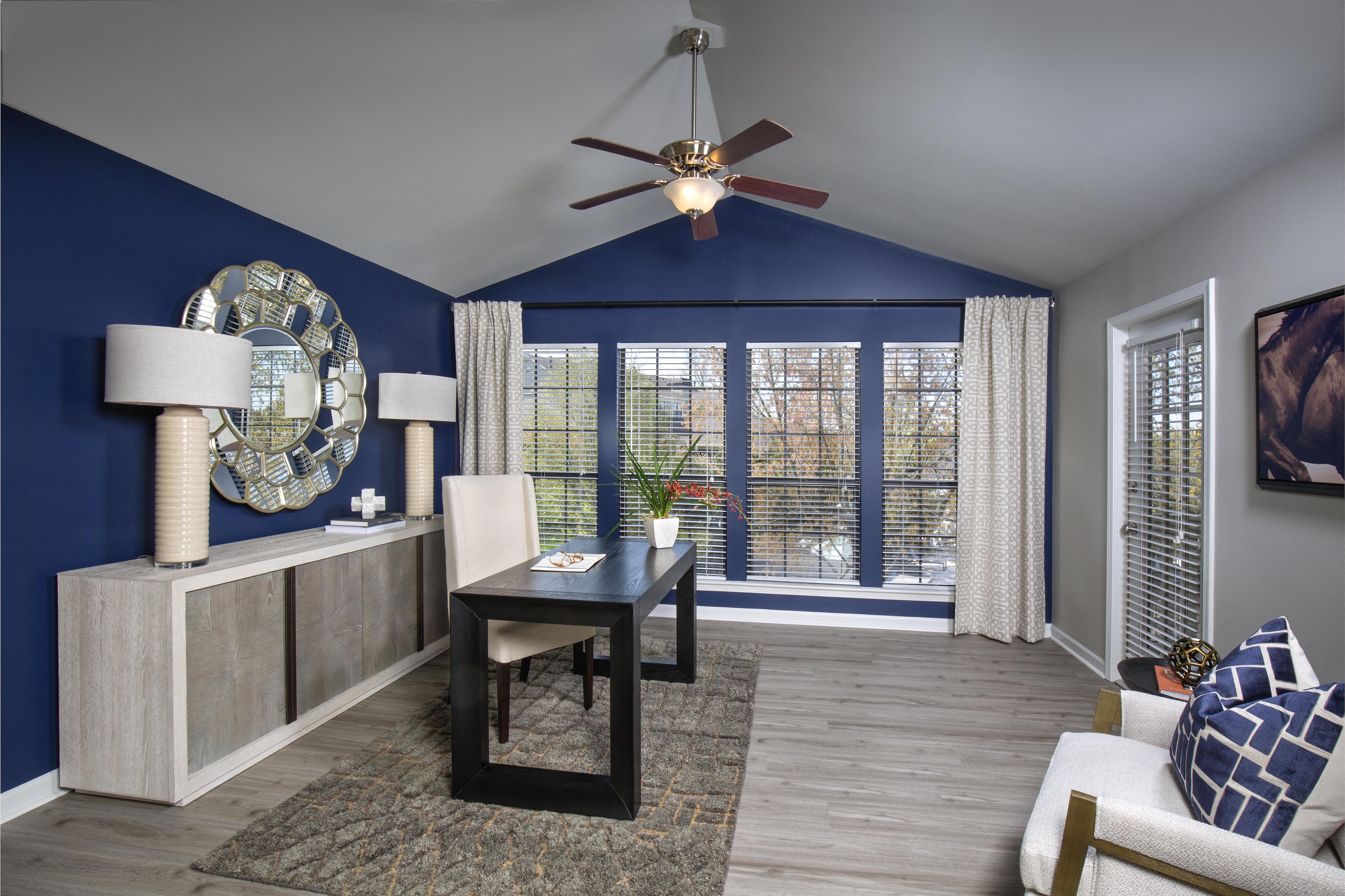 Lexington Park Place Apartments sunroom