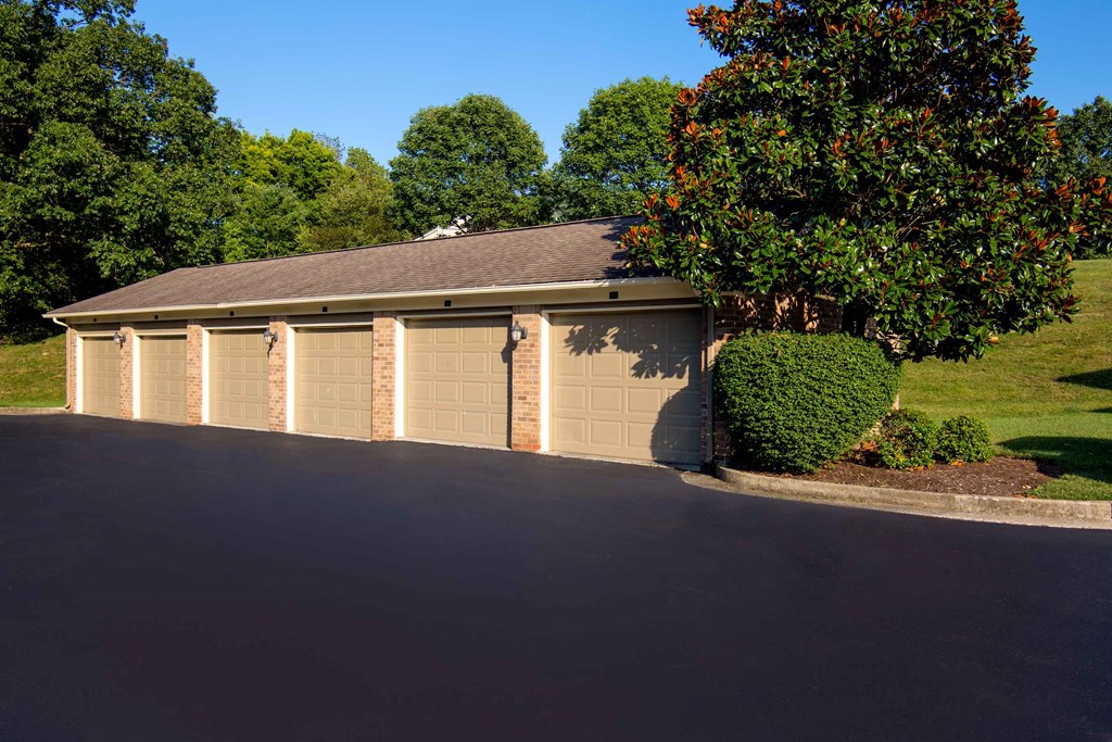 Lexington Park Place Apartments private garages available