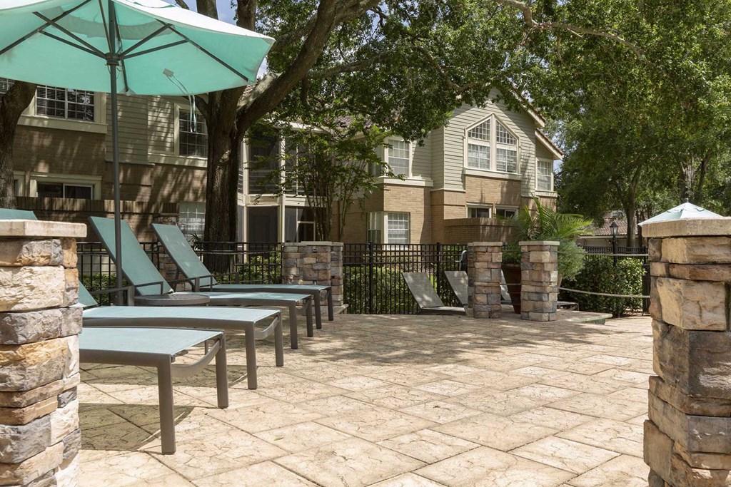 Longwood Golf Brook Apartments Resort-Style Pool and Sundeck
