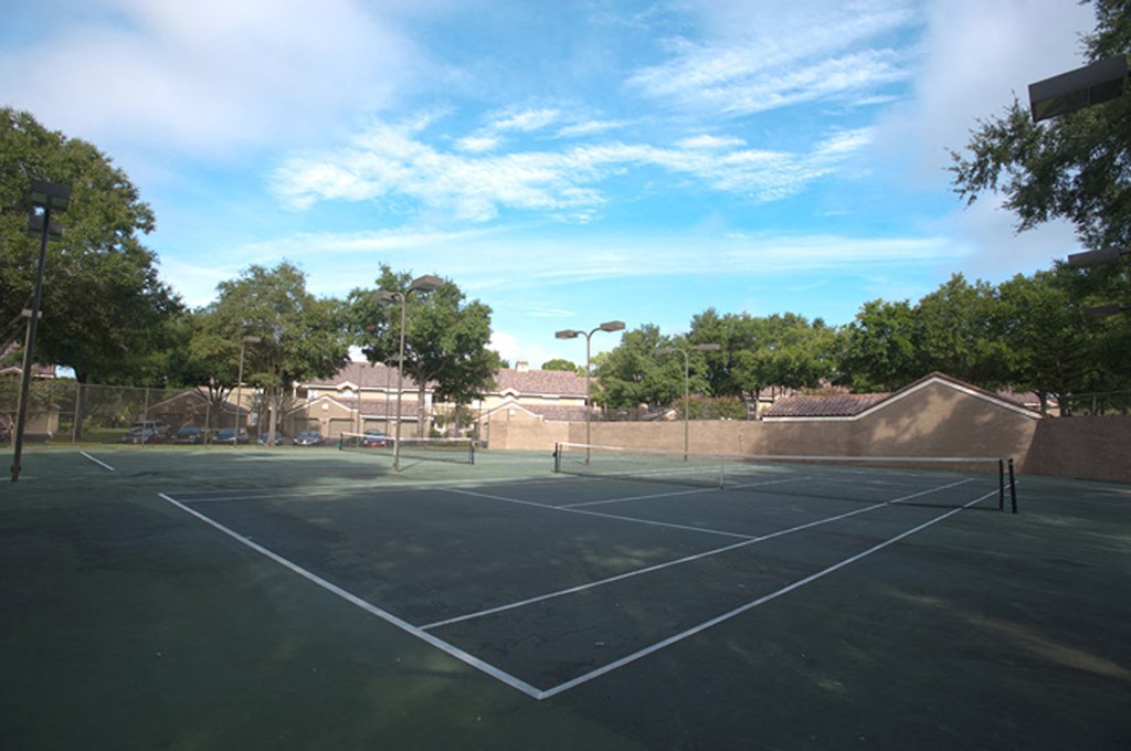Longwood Golf Brook Apartments Lighted Tennis Courts