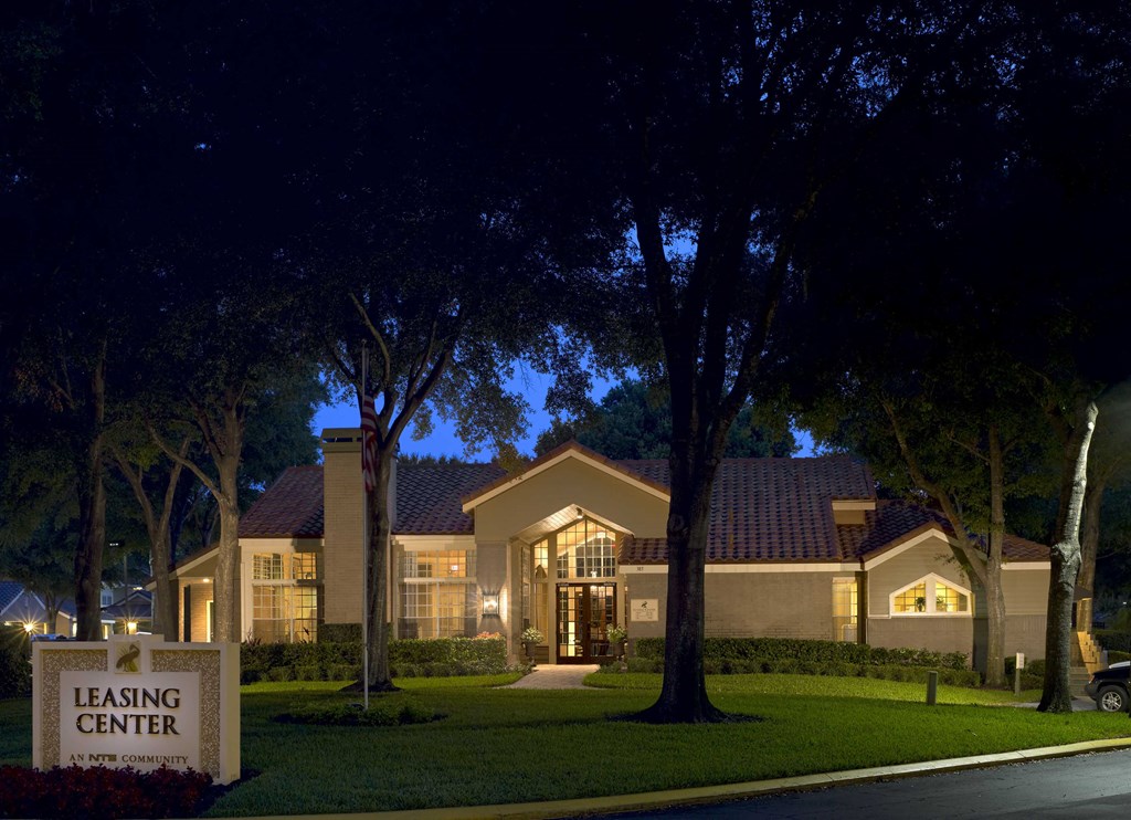 Longwood Golf Brook Apartments Clubhouse