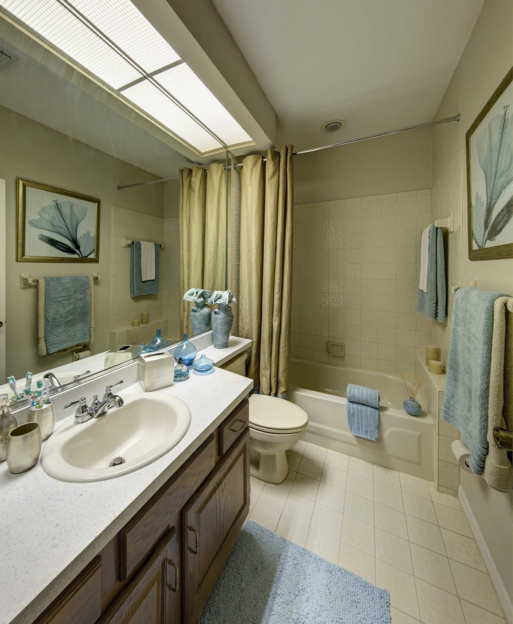 Longwood Golf Brook Apartments Secondary Bedroom with Large Vanity