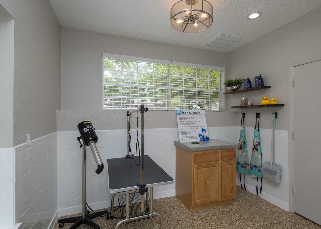 Longwood Golf Brook Apartments Pet Spa
