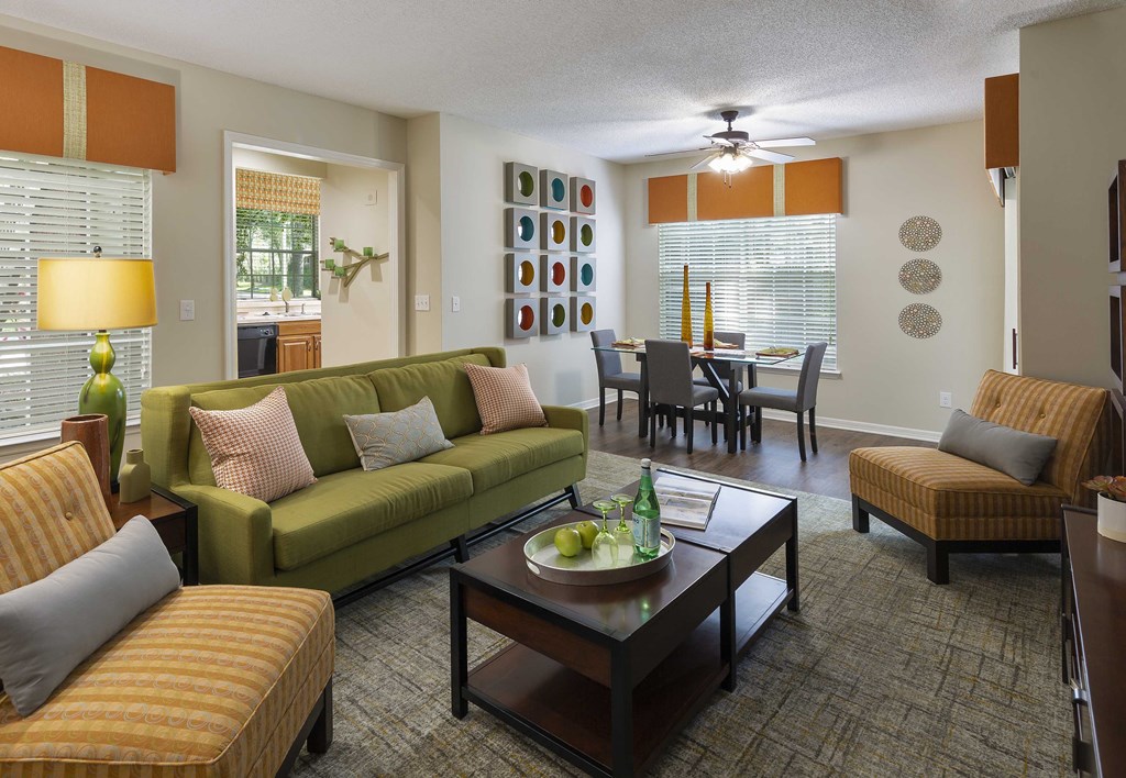 Longwood Sabal Park Apartments spacious living room and dining area