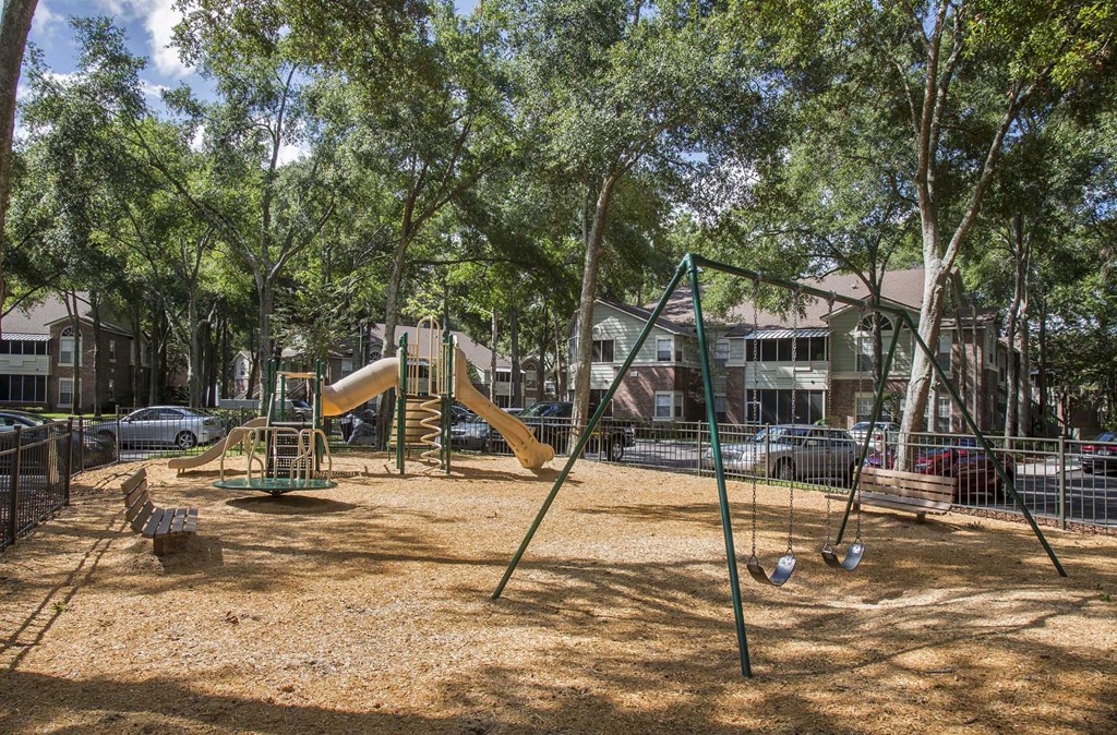 Longwood Sabal Park Apartments outdoor playground and swing set