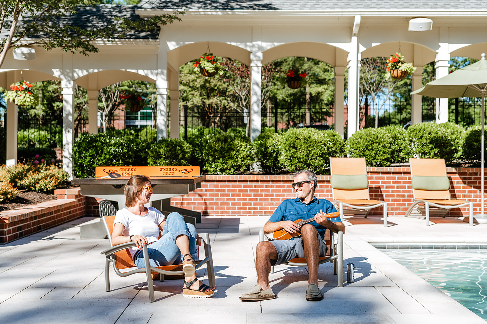 Creek's Edge Apartments Richmond Virginia poolside lounge area
