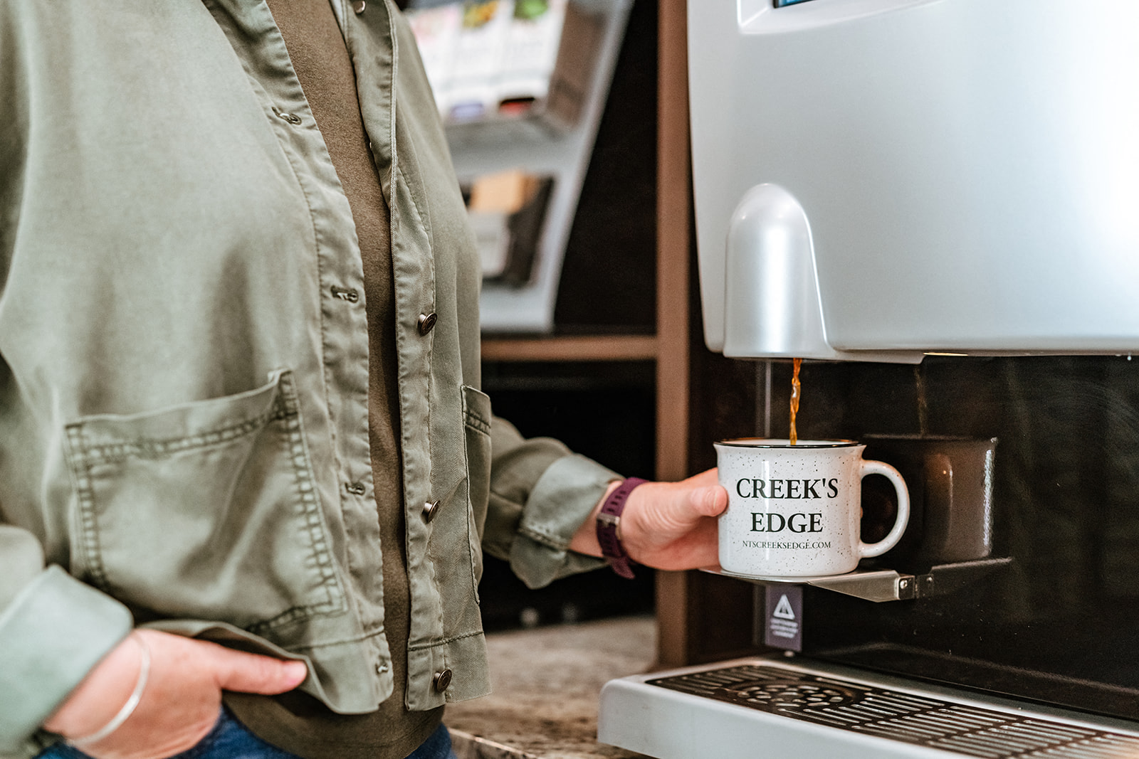 Creek's Edge Apartments Richmond Virginia resident lounge with gourmet coffee bar