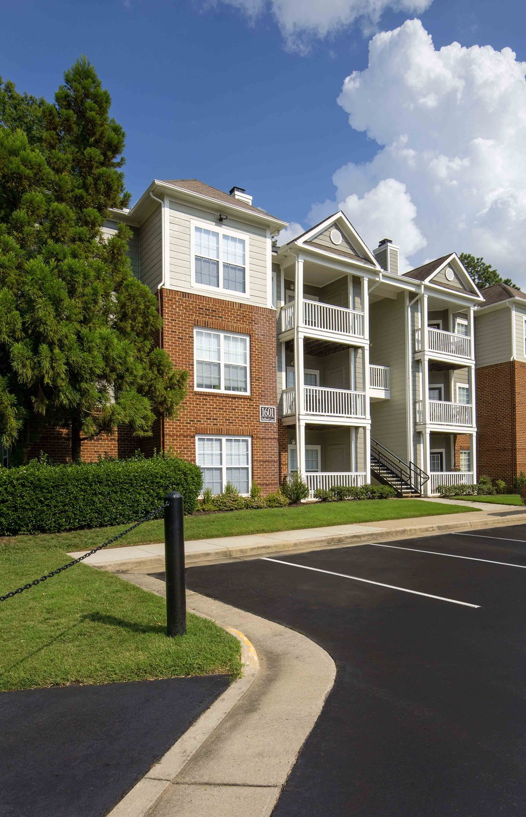 Grove Swift Creek Apartments Close Parking