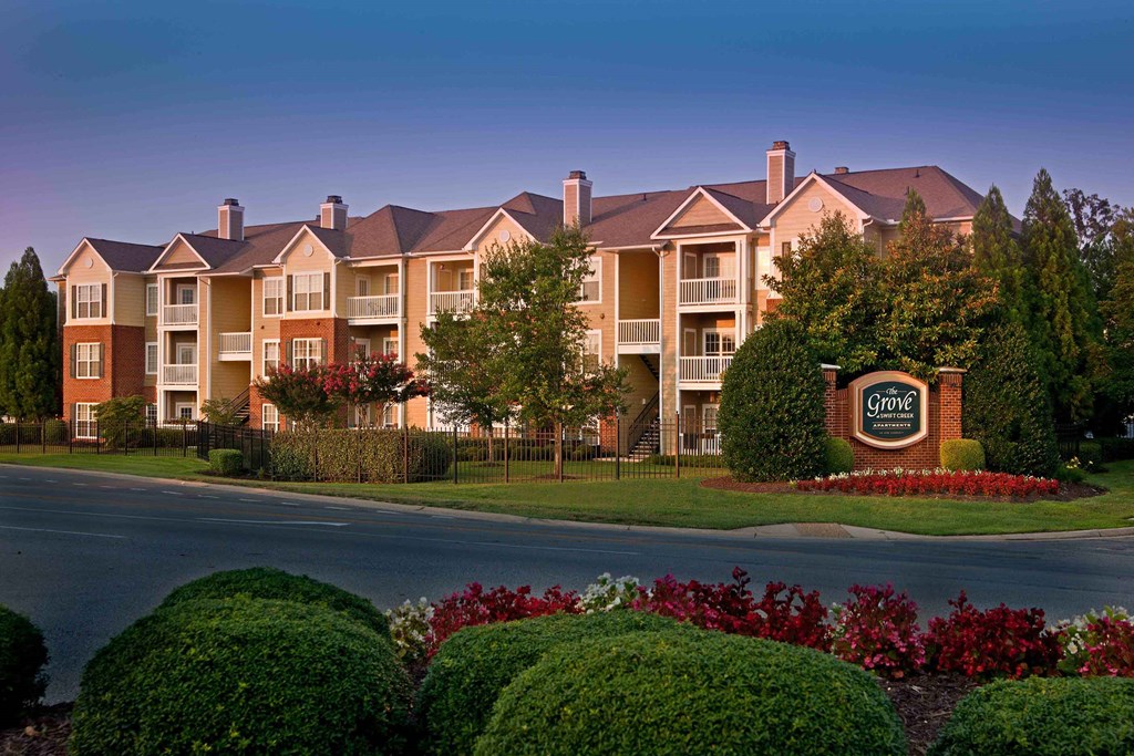 Grove Swift Creek Apartments Entrance