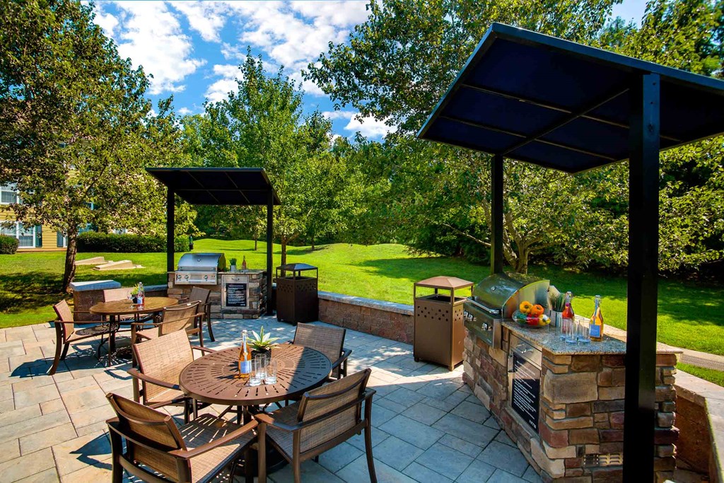 Grove Swift Creek Outdoor Grills and Lounge Space