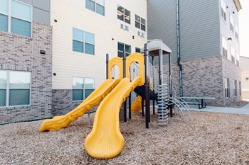 2601 East Eighth Street 1-3 Beds Apartment, Affordable for Rent - Photo Gallery 16