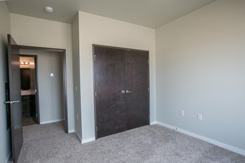 2601 East Eighth Street 1-3 Beds Apartment, Affordable for Rent - Photo Gallery 7